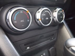 車のエアコン使用とバッテリー上がり