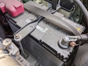 ミニバンと軽自動車のバッテリー上がり