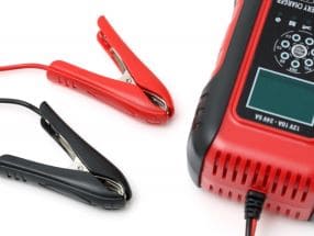 バッテリー上がりに対処する充電器