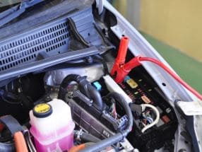 ハイブリッド車のバッテリー上がり