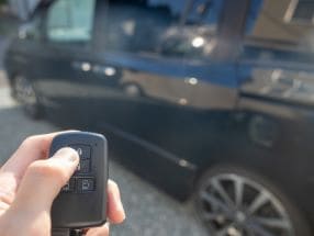 スマートキーでドアロック解除